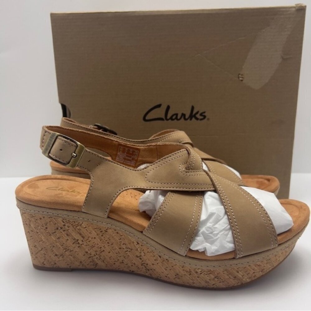 Clarks - Ladies Elleri Rae Wedge Sandal - Nougat. Size: 12 M (US). NWT. (1367)